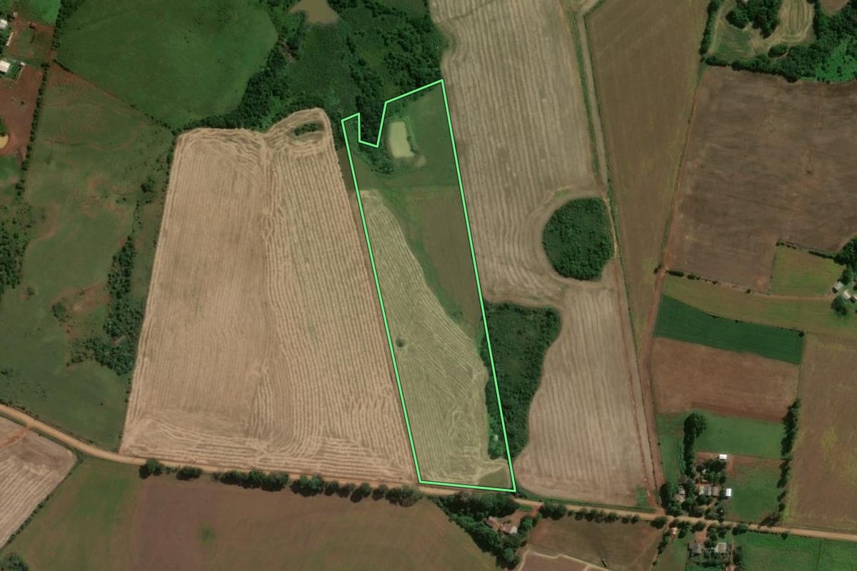 Imagem de satélite do imóvel rural em São Miguel das Missões (RS), com o contorno declarado no CAR desenhado por cima.