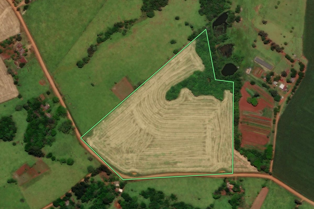 Imagem de satélite do imóvel rural em São Nicolau (RS), com o contorno declarado no CAR desenhado por cima.