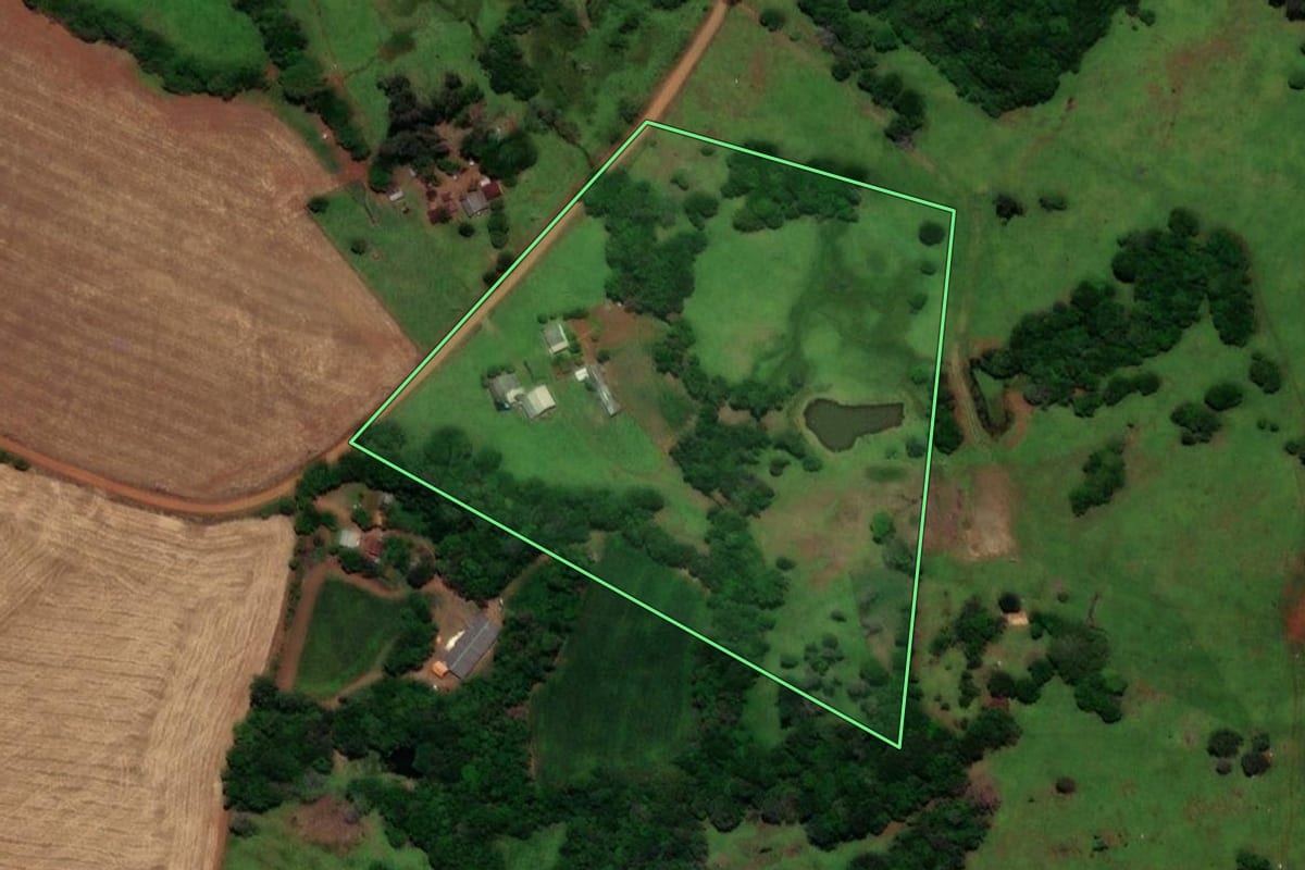 Imagem de satélite do imóvel rural em São Nicolau (RS), com o contorno declarado no CAR desenhado por cima.