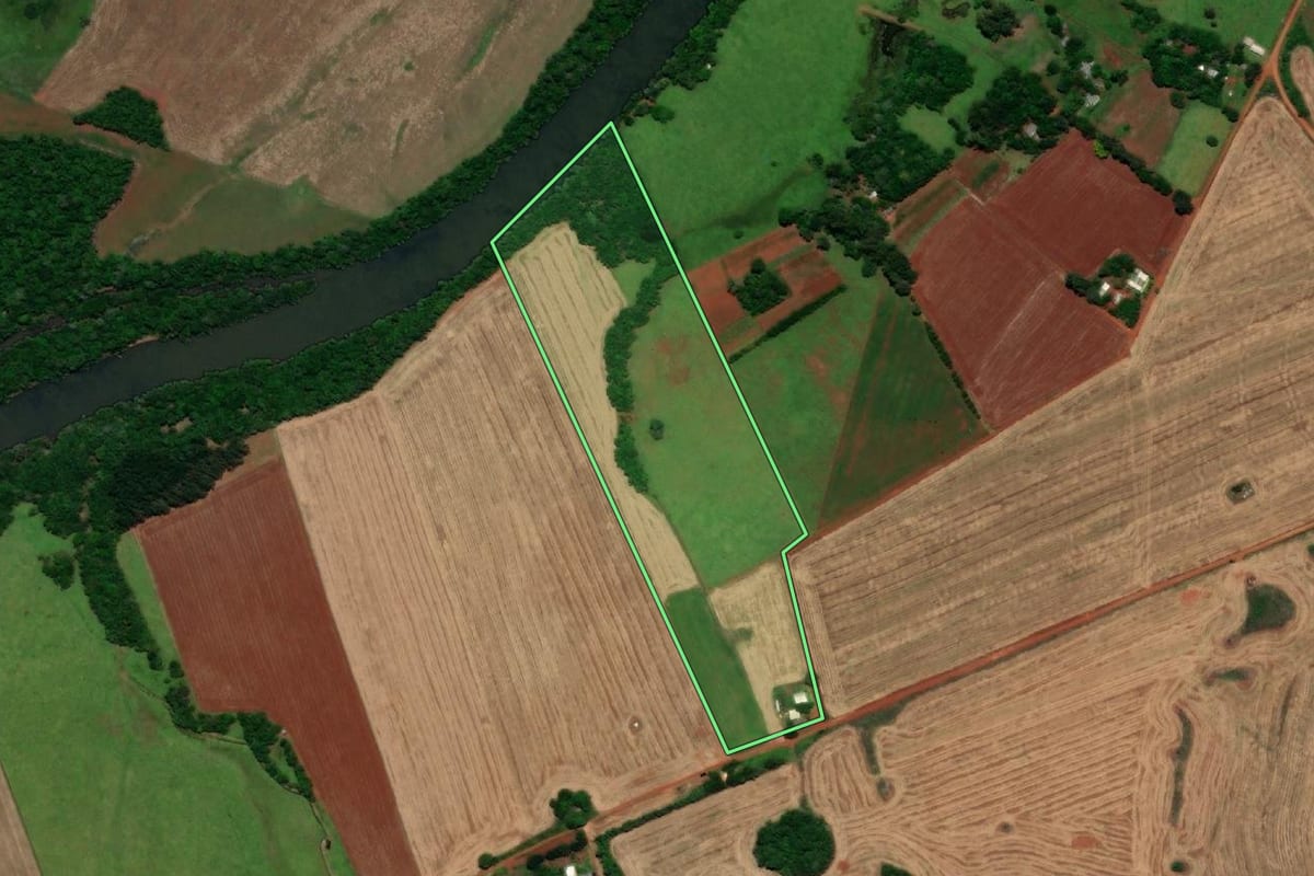 Imagem de satélite do imóvel rural em São Nicolau (RS), com o contorno declarado no CAR desenhado por cima.