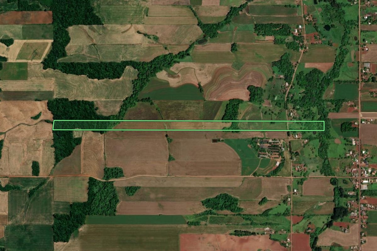 Imagem de satélite do imóvel rural em São Pedro do Butiá (RS), com o contorno declarado no CAR desenhado por cima.