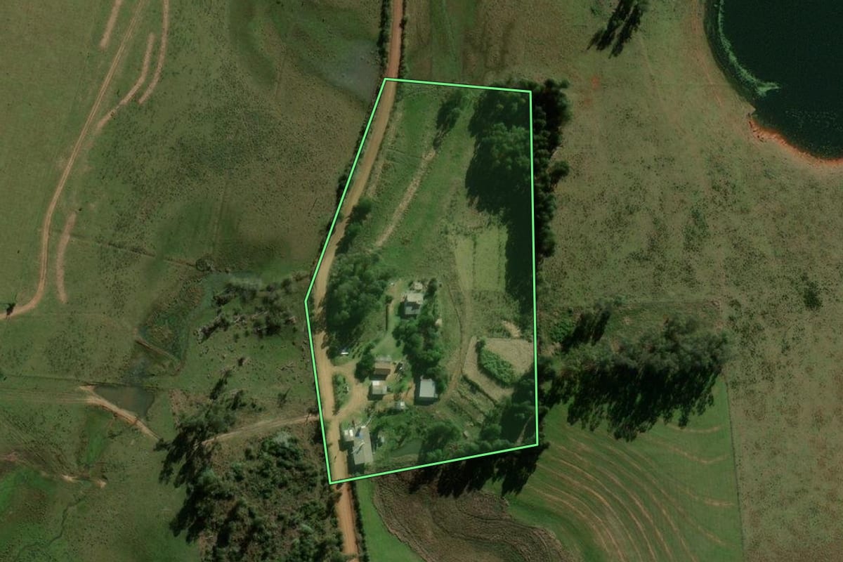 Imagem de satélite do imóvel rural em São Pedro do Sul (RS), com o contorno declarado no CAR desenhado por cima.