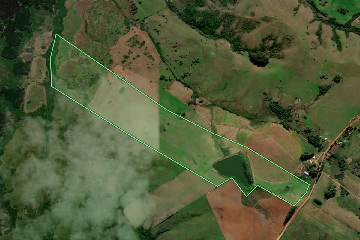 Imagem de satélite do imóvel rural em São Sepé (RS), com o contorno declarado no CAR desenhado por cima.