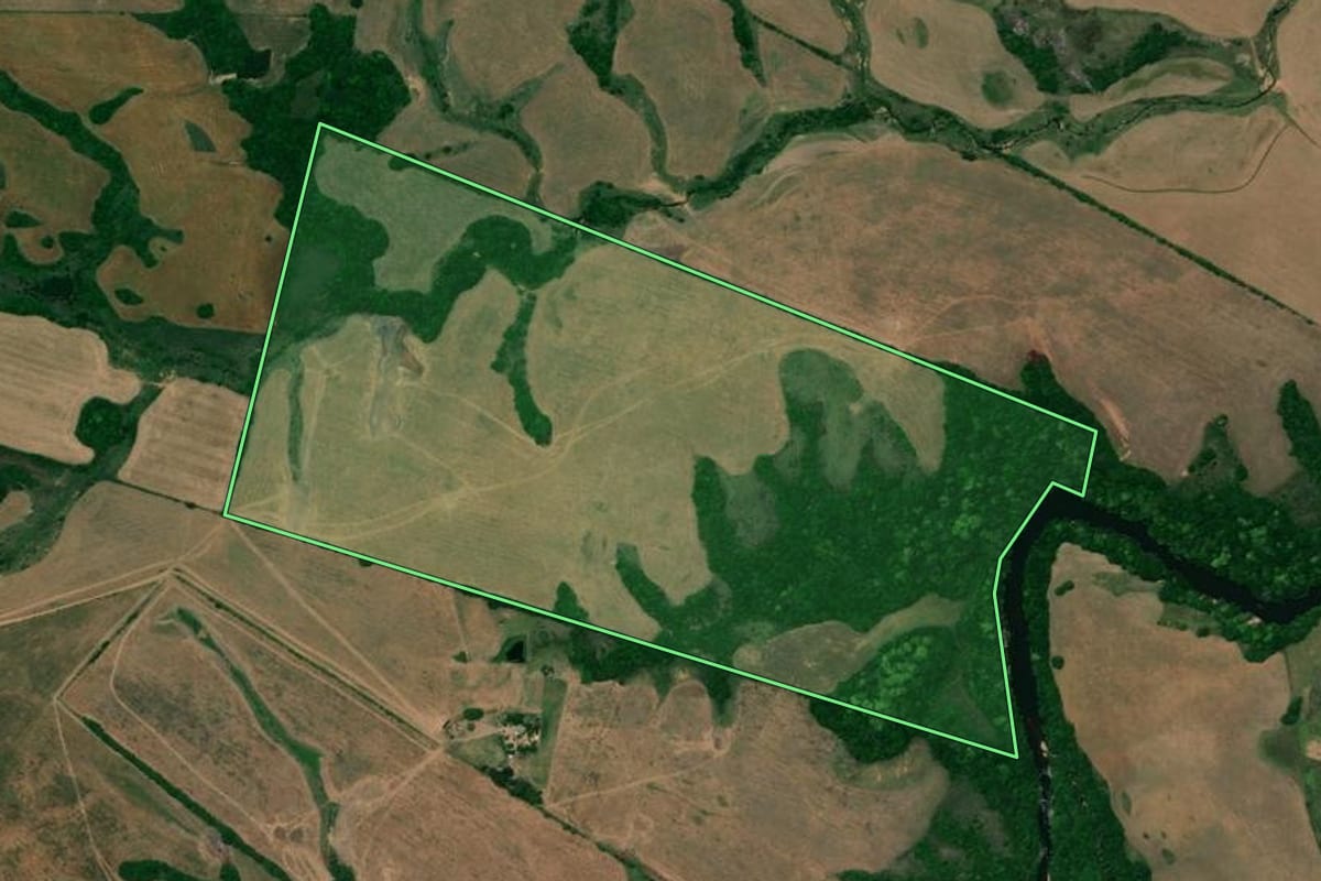 Imagem de satélite do imóvel rural em São Sepé (RS), com o contorno declarado no CAR desenhado por cima.