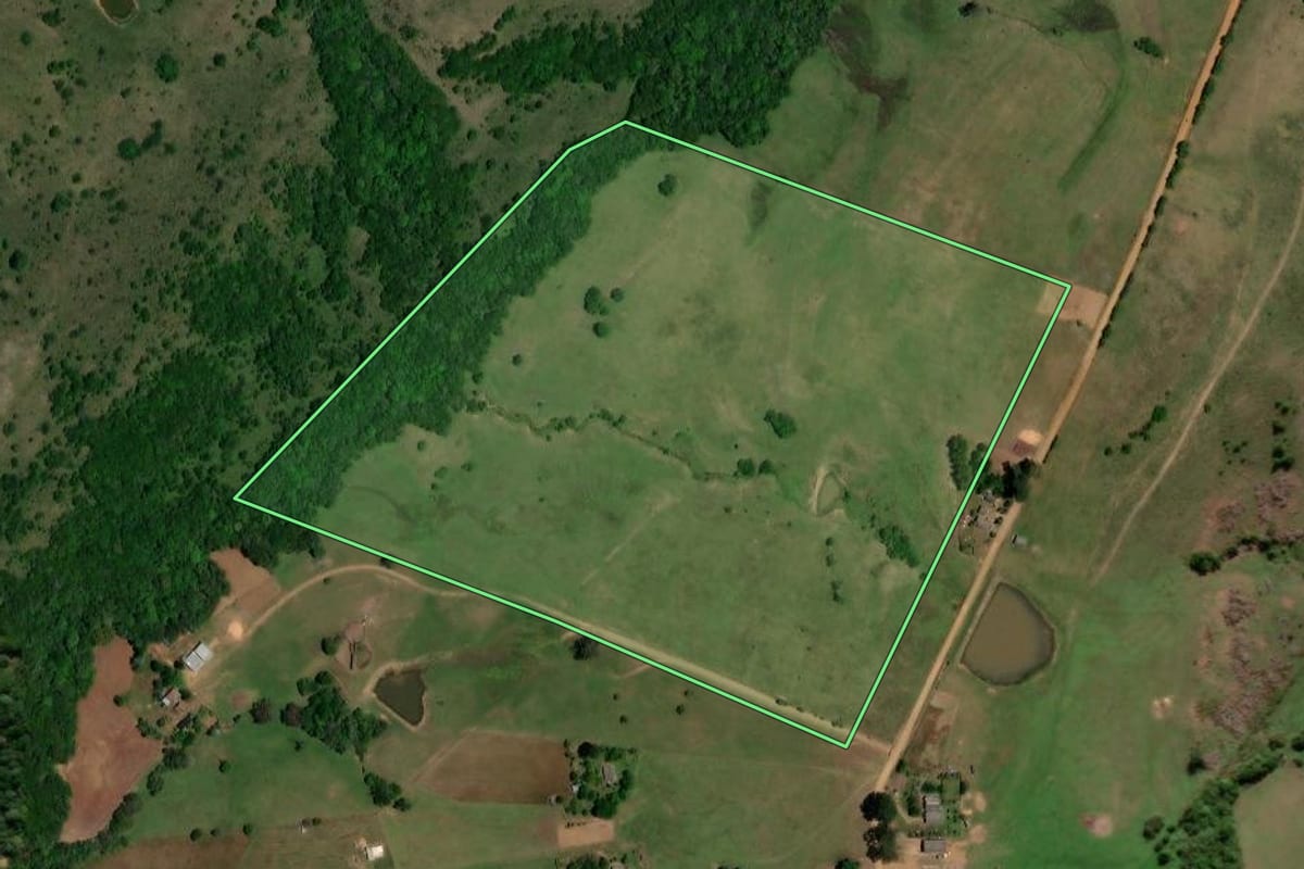 Imagem de satélite do imóvel rural em São Sepé (RS), com o contorno declarado no CAR desenhado por cima.