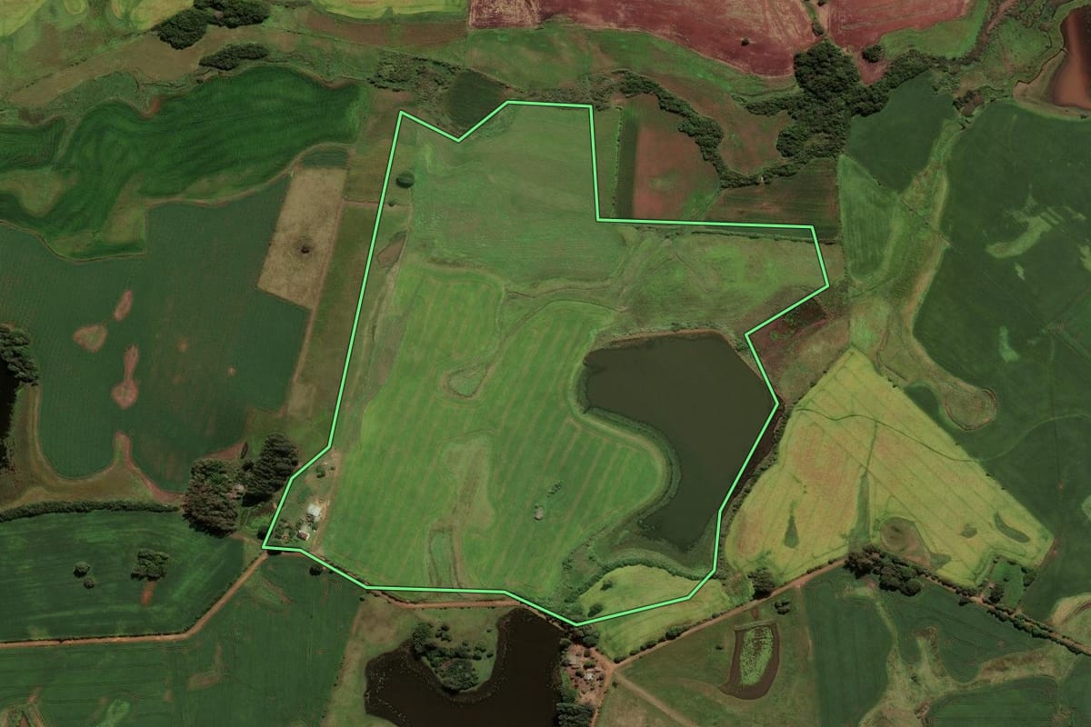 Imagem de satélite do imóvel rural em São Sepé (RS), com o contorno declarado no CAR desenhado por cima.