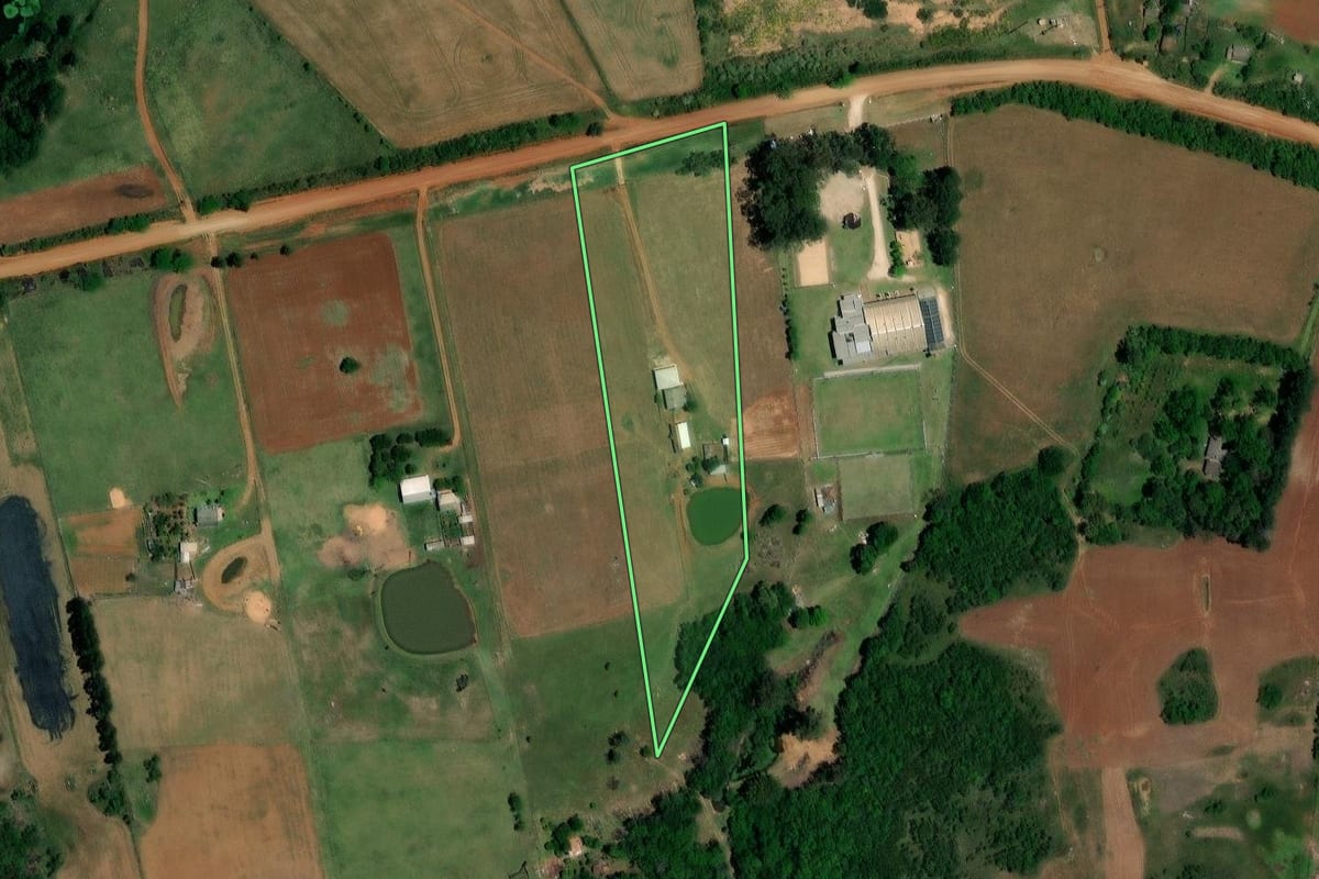 Imagem de satélite do imóvel rural em São Sepé (RS), com o contorno declarado no CAR desenhado por cima.