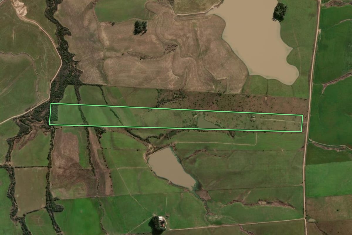 Imagem de satélite do imóvel rural em São Sepé (RS), com o contorno declarado no CAR desenhado por cima.