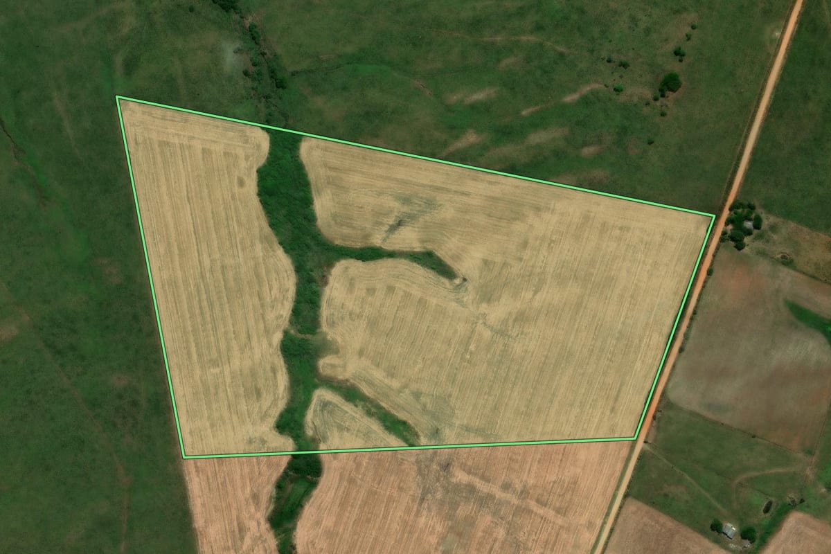 Imagem de satélite do imóvel rural em São Sepé (RS), com o contorno declarado no CAR desenhado por cima.