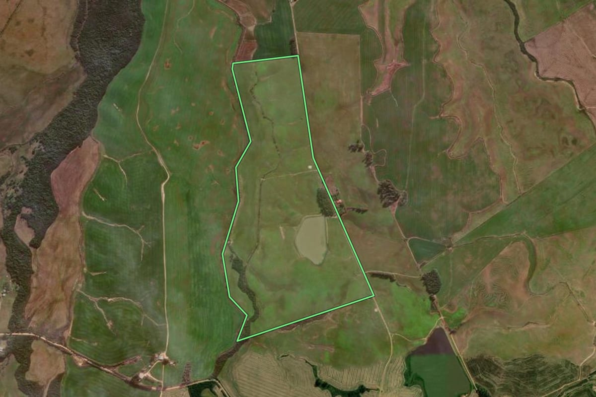 Imagem de satélite do imóvel rural em São Sepé (RS), com o contorno declarado no CAR desenhado por cima.
