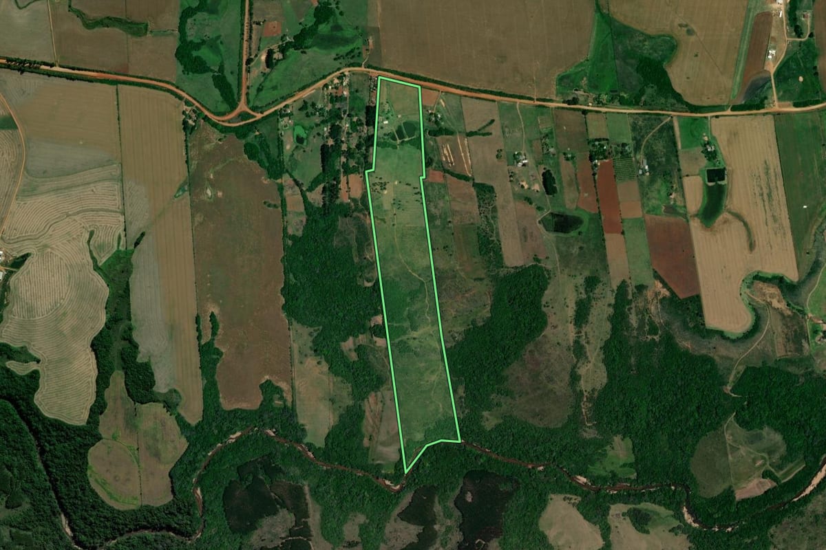 Imagem de satélite do imóvel rural em São Sepé (RS), com o contorno declarado no CAR desenhado por cima.