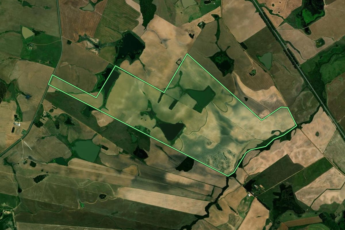 Imagem de satélite do imóvel rural em São Sepé (RS), com o contorno declarado no CAR desenhado por cima.