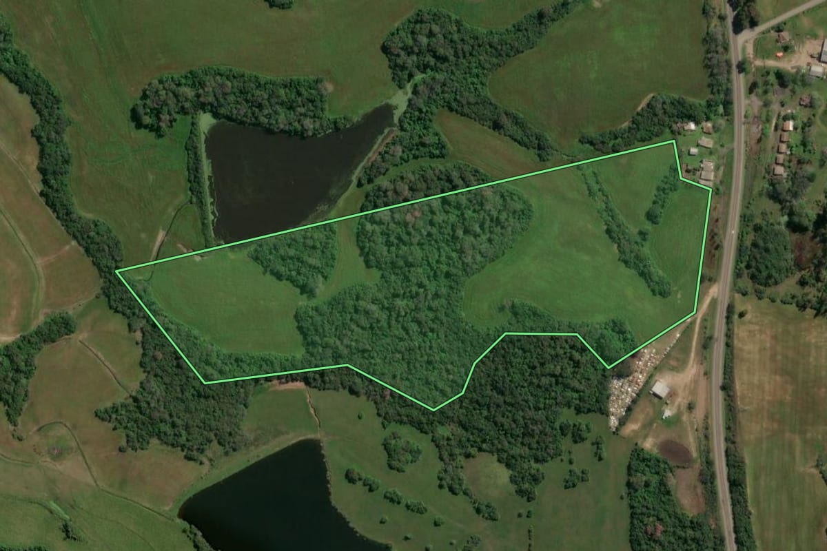 Imagem de satélite do imóvel rural em São Sepé (RS), com o contorno declarado no CAR desenhado por cima.