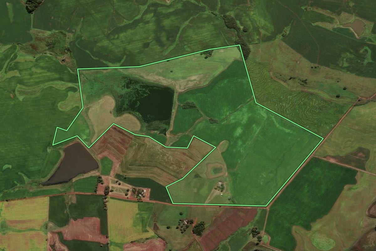 Imagem de satélite do imóvel rural em São Sepé (RS), com o contorno declarado no CAR desenhado por cima.