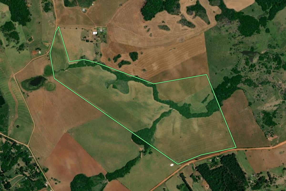 Imagem de satélite do imóvel rural em São Sepé (RS), com o contorno declarado no CAR desenhado por cima.