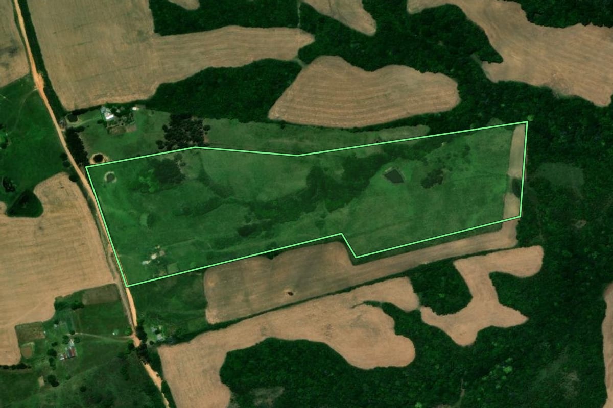 Imagem de satélite do imóvel rural em São Sepé (RS), com o contorno declarado no CAR desenhado por cima.