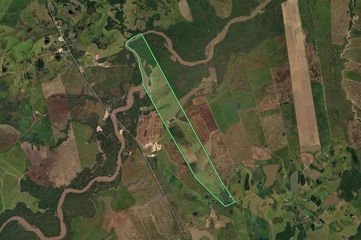 Imagem de satélite do imóvel rural em São Sepé (RS), com o contorno declarado no CAR desenhado por cima.