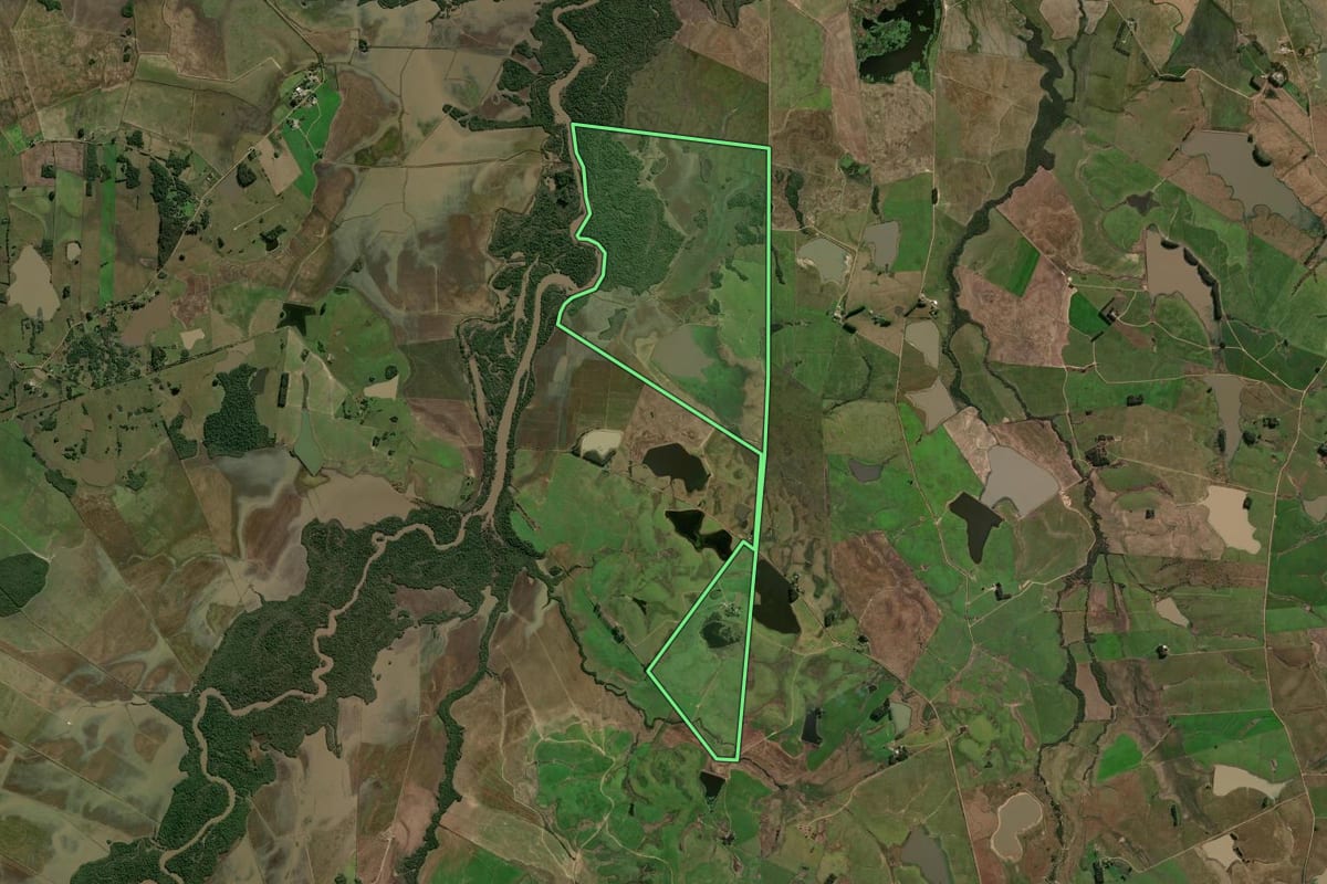 Imagem de satélite do imóvel rural em São Sepé (RS), com o contorno declarado no CAR desenhado por cima.