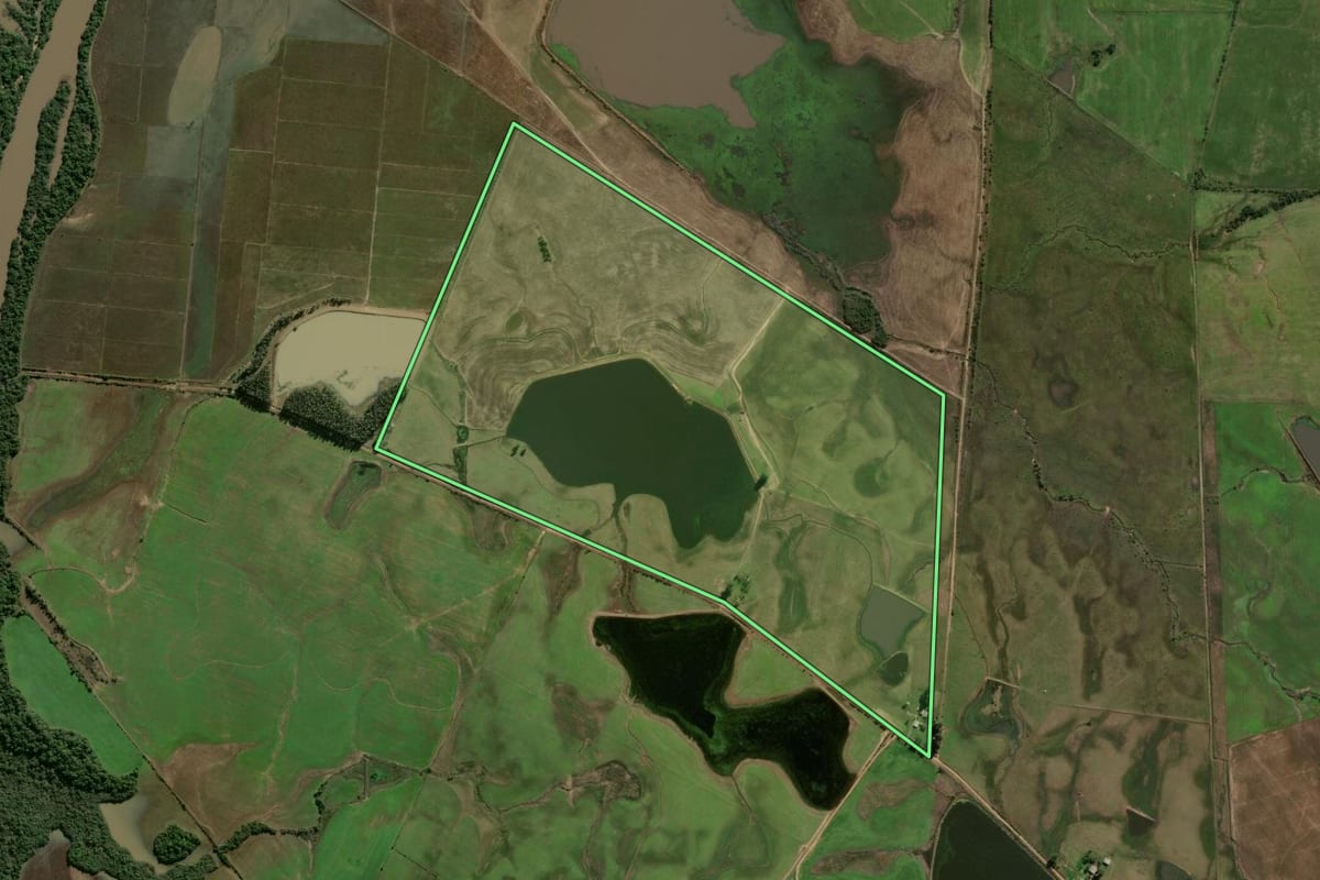 Imagem de satélite do imóvel rural em São Sepé (RS), com o contorno declarado no CAR desenhado por cima.