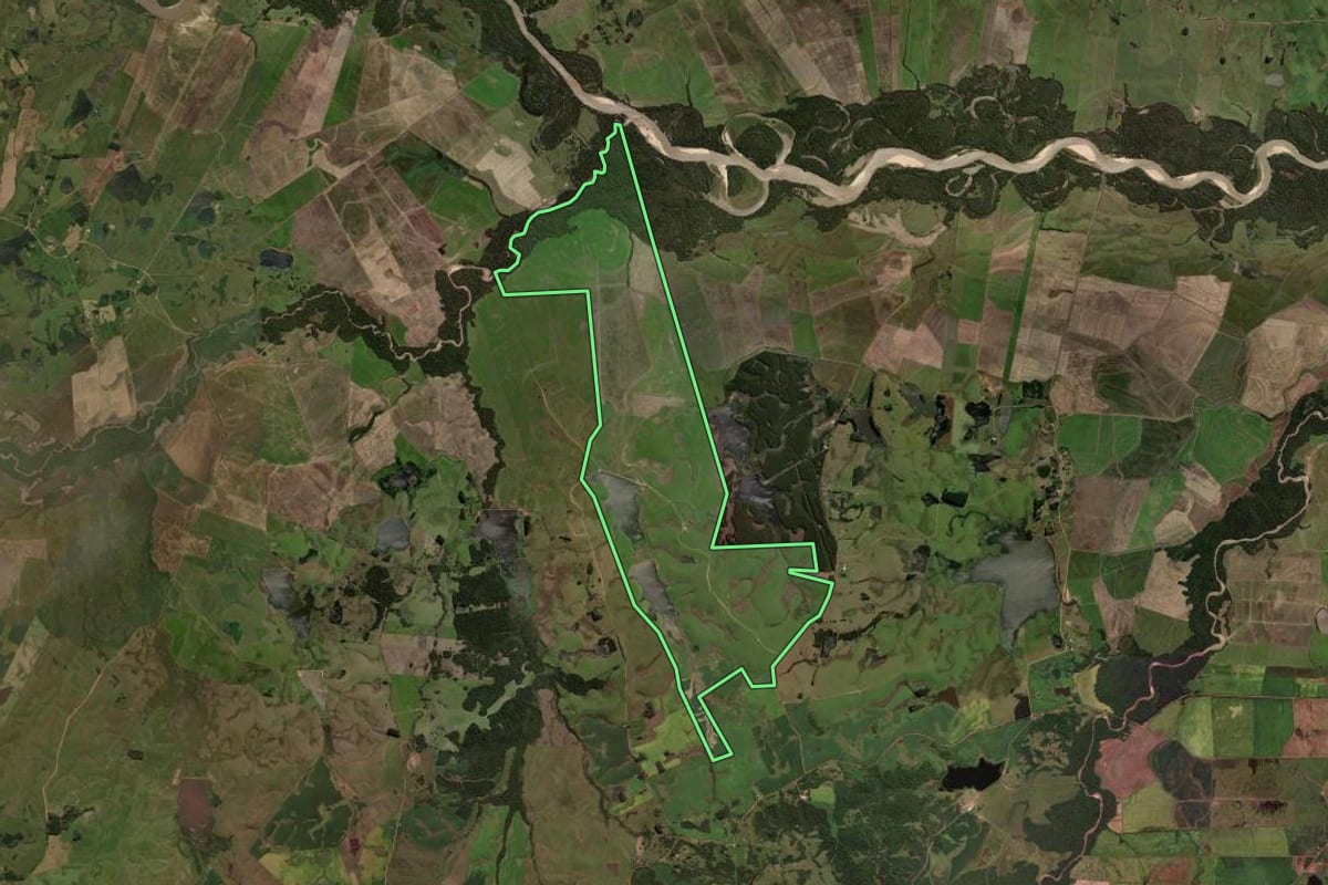 Imagem de satélite do imóvel rural em São Sepé (RS), com o contorno declarado no CAR desenhado por cima.
