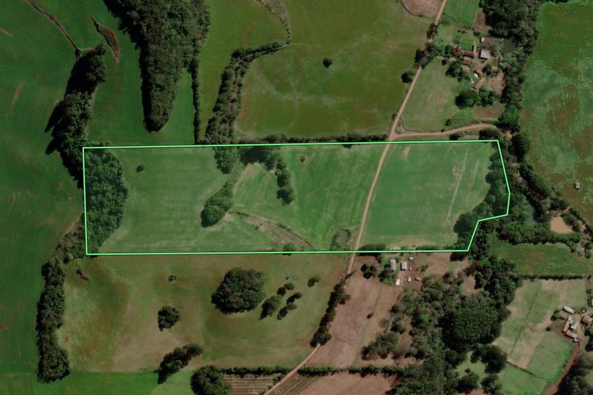 Imagem de satélite do imóvel rural em São Valentim (RS), com o contorno declarado no CAR desenhado por cima.