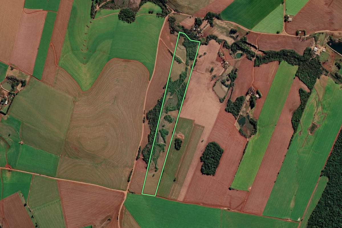 Imagem de satélite do imóvel rural em São Valério do Sul (RS), com o contorno declarado no CAR desenhado por cima.
