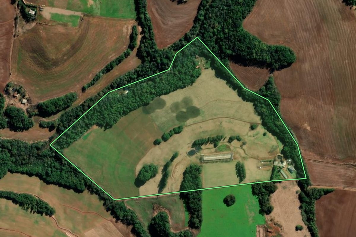 Imagem de satélite do imóvel rural em São Valério do Sul (RS), com o contorno declarado no CAR desenhado por cima.