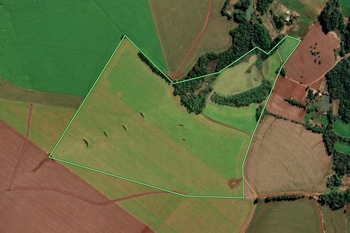 Imagem de satélite do imóvel rural em São Valério do Sul (RS), com o contorno declarado no CAR desenhado por cima.