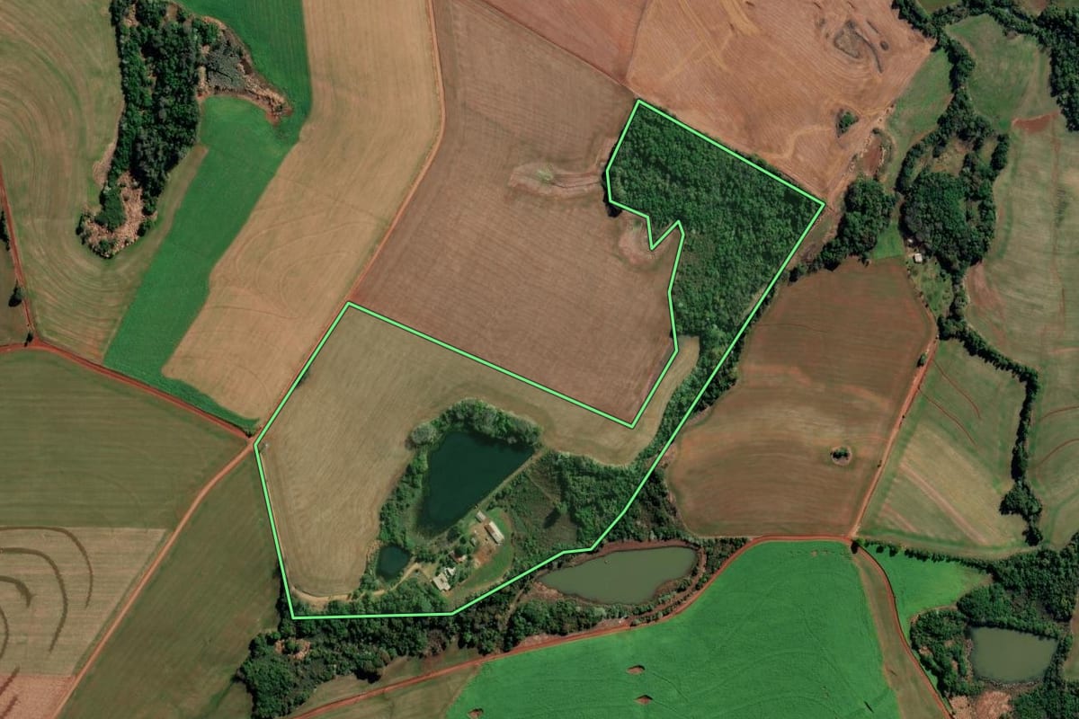 Imagem de satélite do imóvel rural em São Valério do Sul (RS), com o contorno declarado no CAR desenhado por cima.