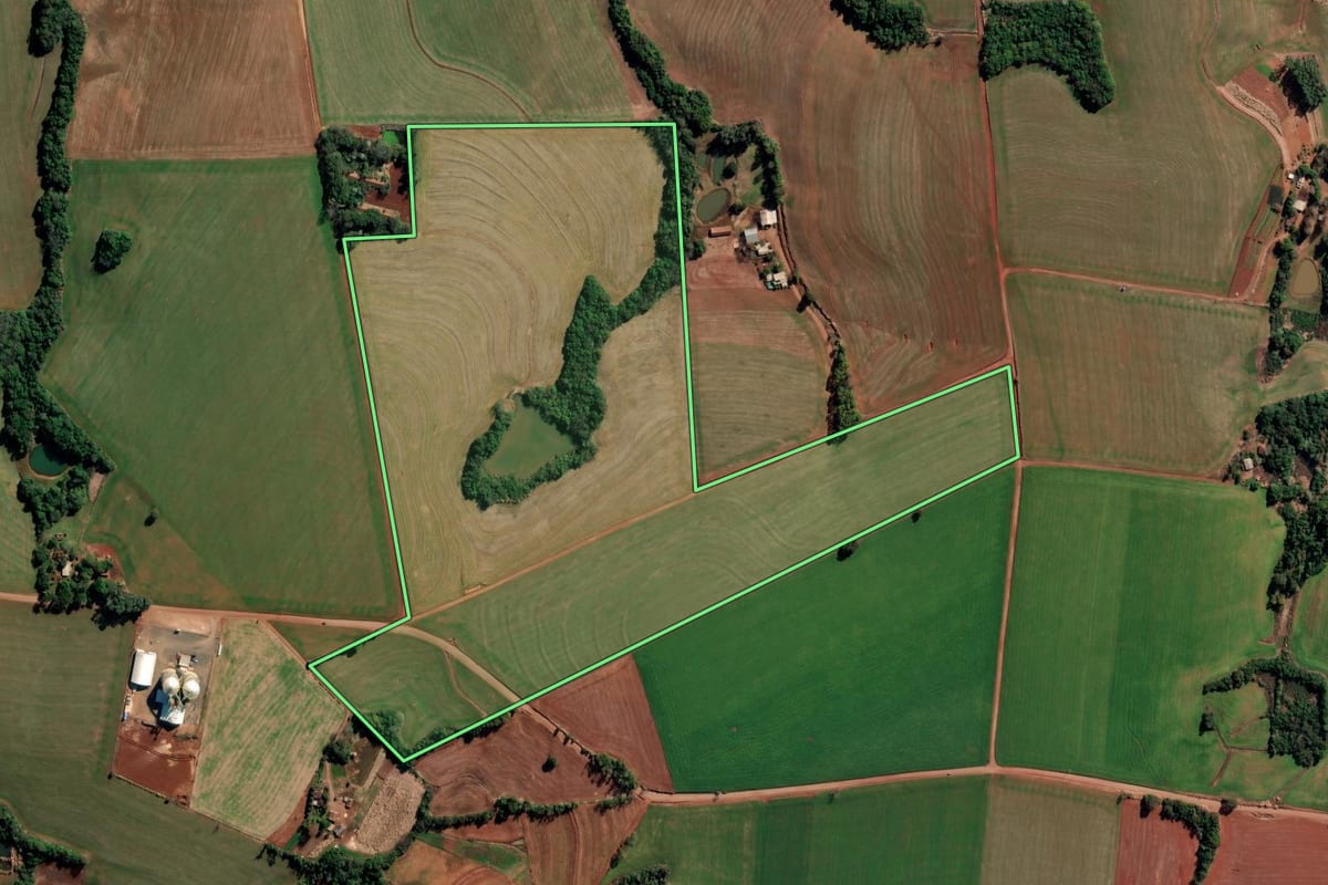 Imagem de satélite do imóvel rural em São Valério do Sul (RS), com o contorno declarado no CAR desenhado por cima.