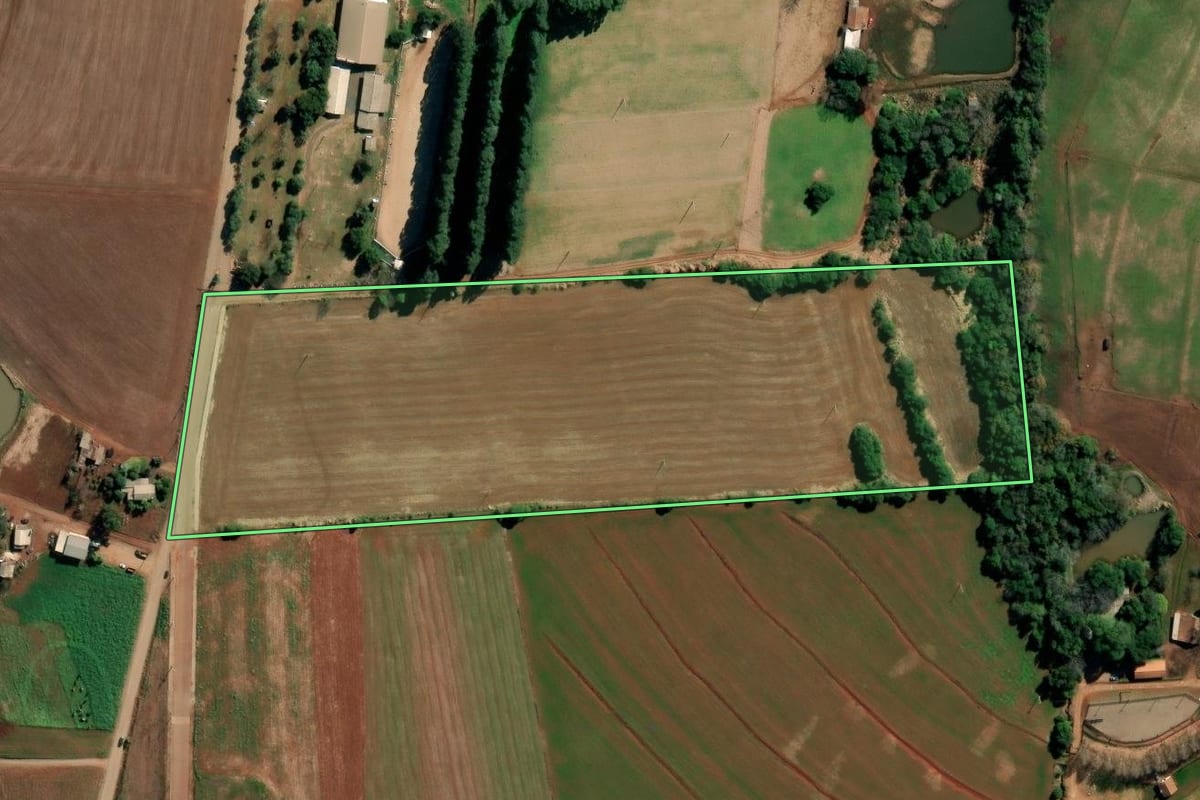 Imagem de satélite do imóvel rural em São Valério do Sul (RS), com o contorno declarado no CAR desenhado por cima.