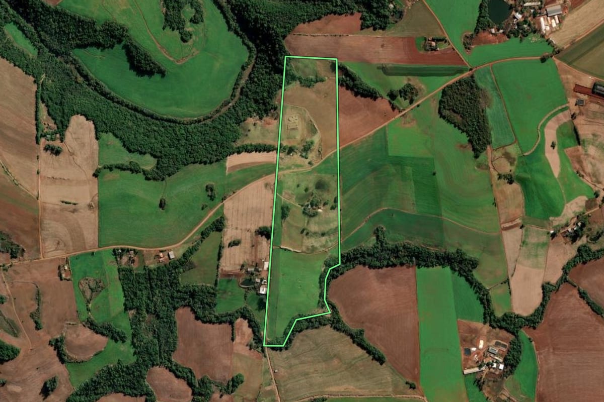 Imagem de satélite do imóvel rural em São Valério do Sul (RS), com o contorno declarado no CAR desenhado por cima.
