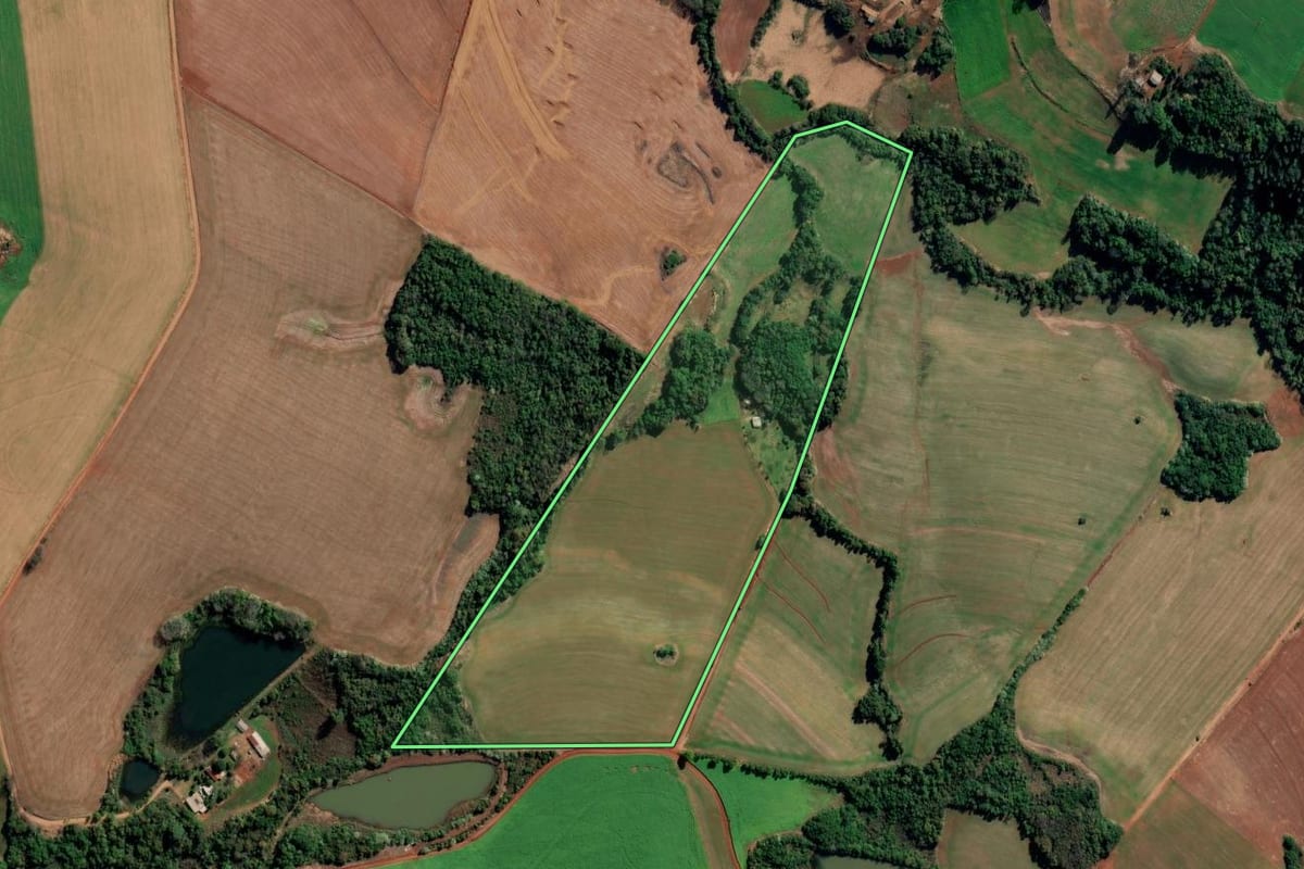 Imagem de satélite do imóvel rural em São Valério do Sul (RS), com o contorno declarado no CAR desenhado por cima.