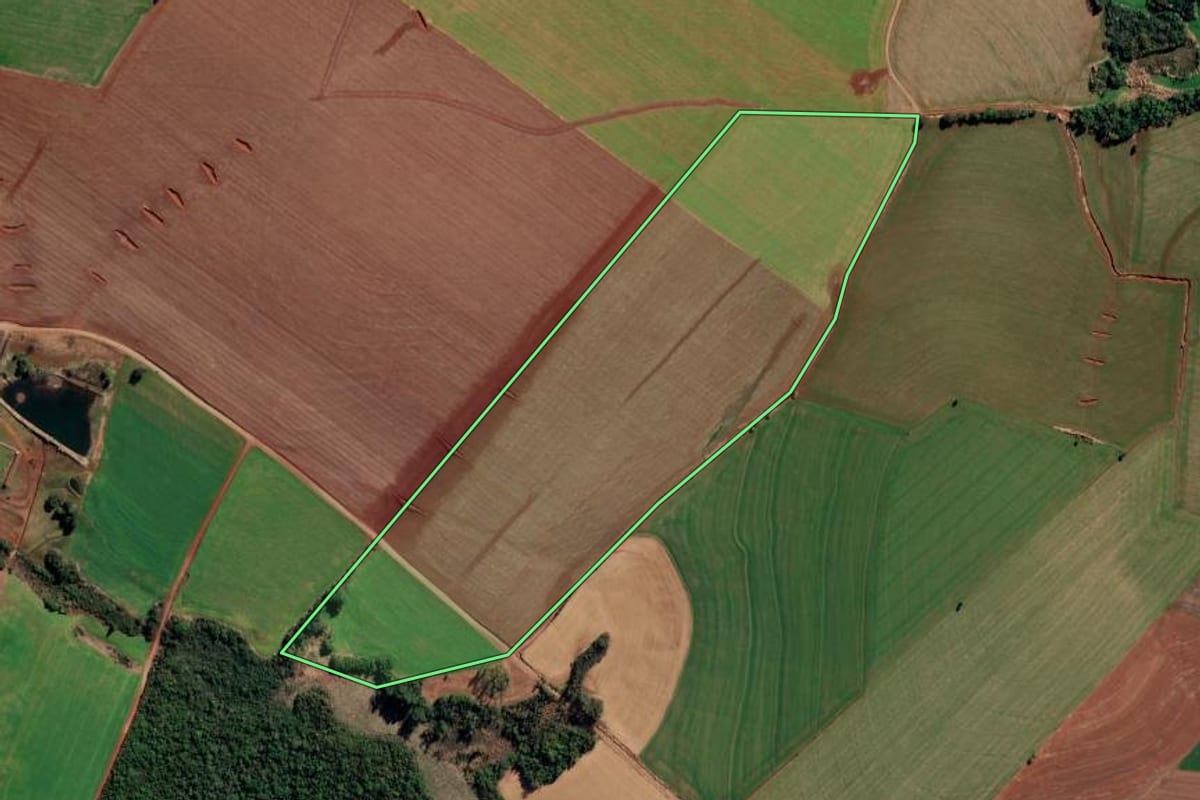 Imagem de satélite do imóvel rural em São Valério do Sul (RS), com o contorno declarado no CAR desenhado por cima.