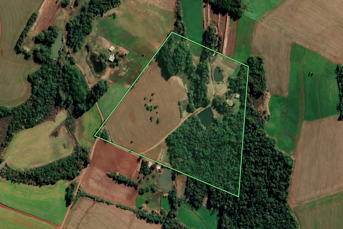 Imagem de satélite do imóvel rural em São Valério do Sul (RS), com o contorno declarado no CAR desenhado por cima.