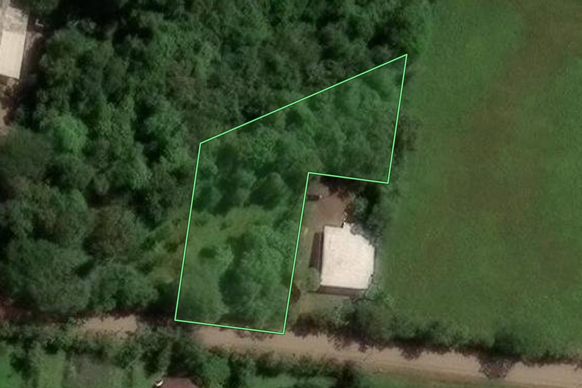 Imagem de satélite do imóvel rural em Sapiranga (RS), com o contorno declarado no CAR desenhado por cima.