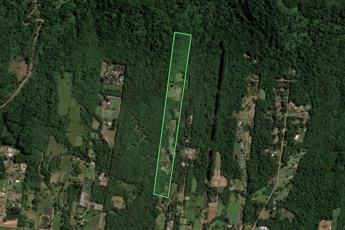 Imagem de satélite do imóvel rural em Sapiranga (RS), com o contorno declarado no CAR desenhado por cima.