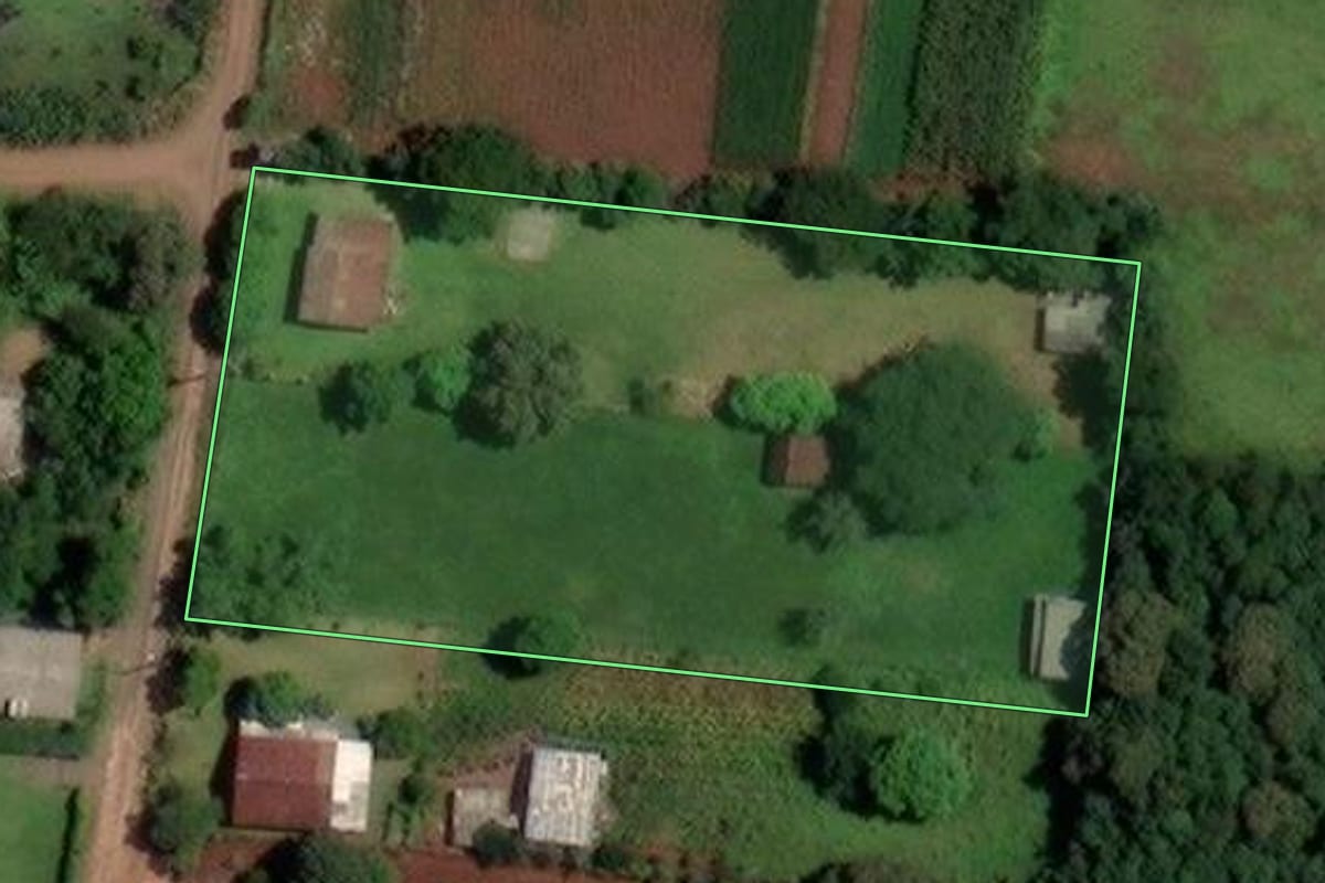 Imagem de satélite do imóvel rural em Sapiranga (RS), com o contorno declarado no CAR desenhado por cima.