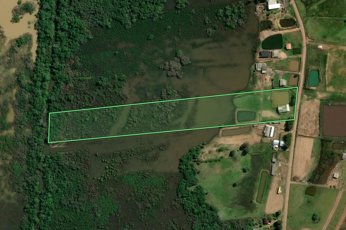 Imagem de satélite do imóvel rural em Sapiranga (RS), com o contorno declarado no CAR desenhado por cima.