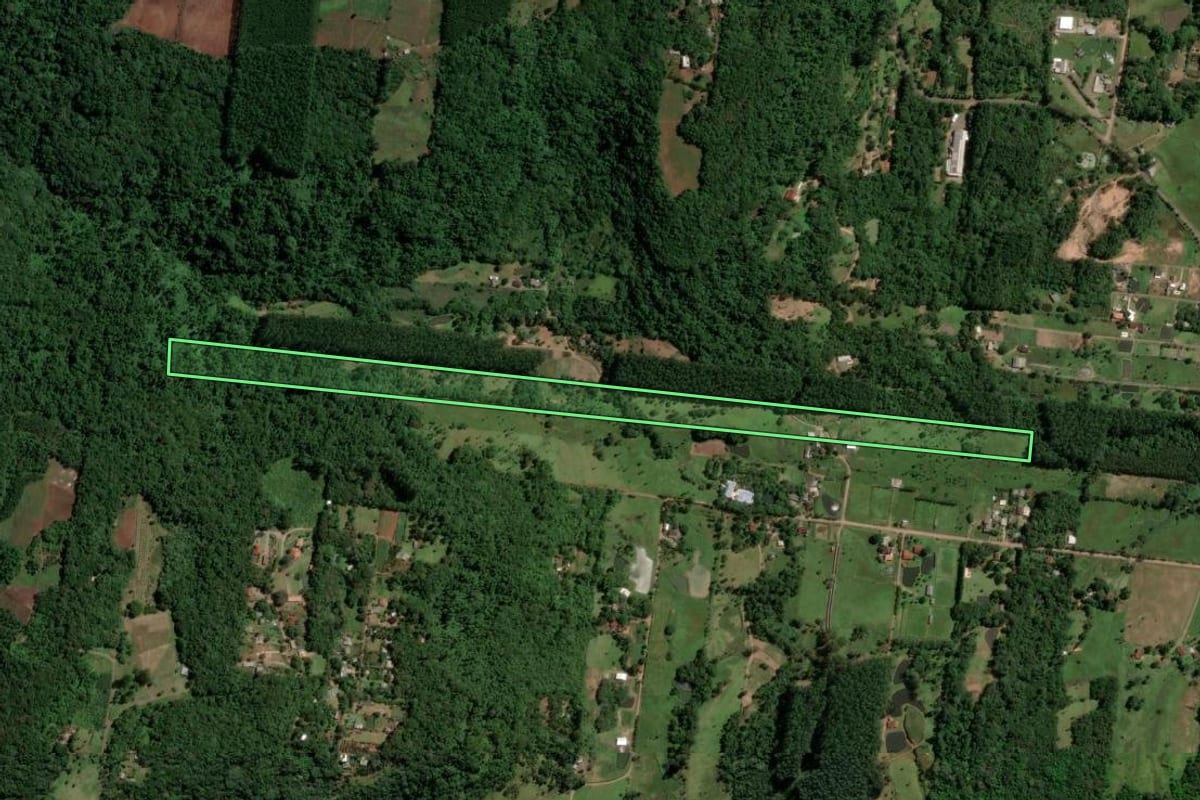 Imagem de satélite do imóvel rural em Sapiranga (RS), com o contorno declarado no CAR desenhado por cima.