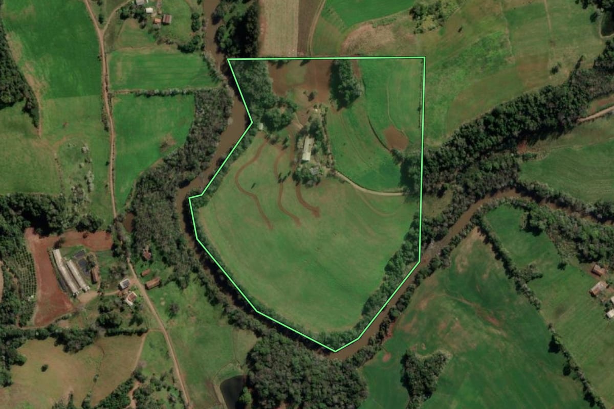 Imagem de satélite do imóvel rural em Seberi (RS), com o contorno declarado no CAR desenhado por cima.