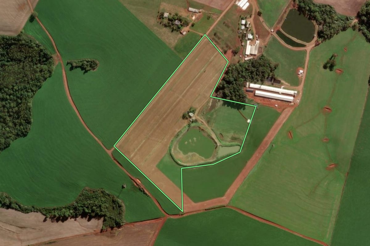 Imagem de satélite do imóvel rural em Seberi (RS), com o contorno declarado no CAR desenhado por cima.