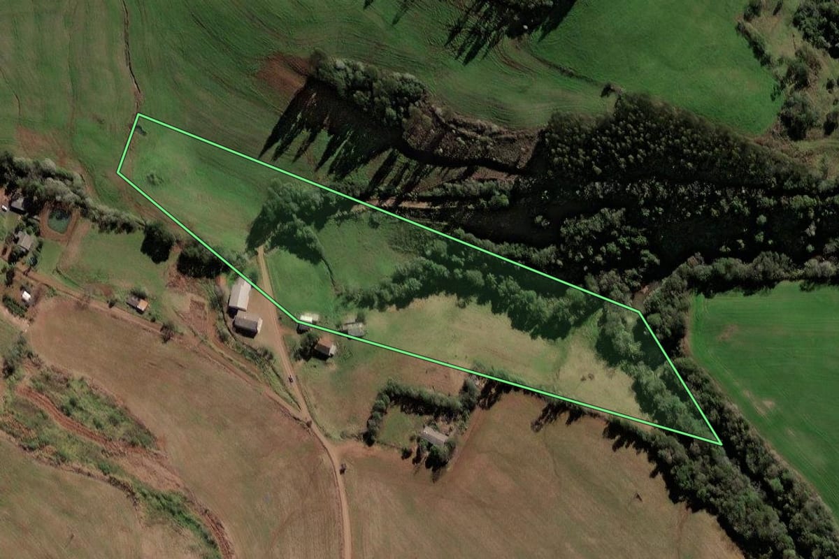 Imagem de satélite do imóvel rural em Seberi (RS), com o contorno declarado no CAR desenhado por cima.