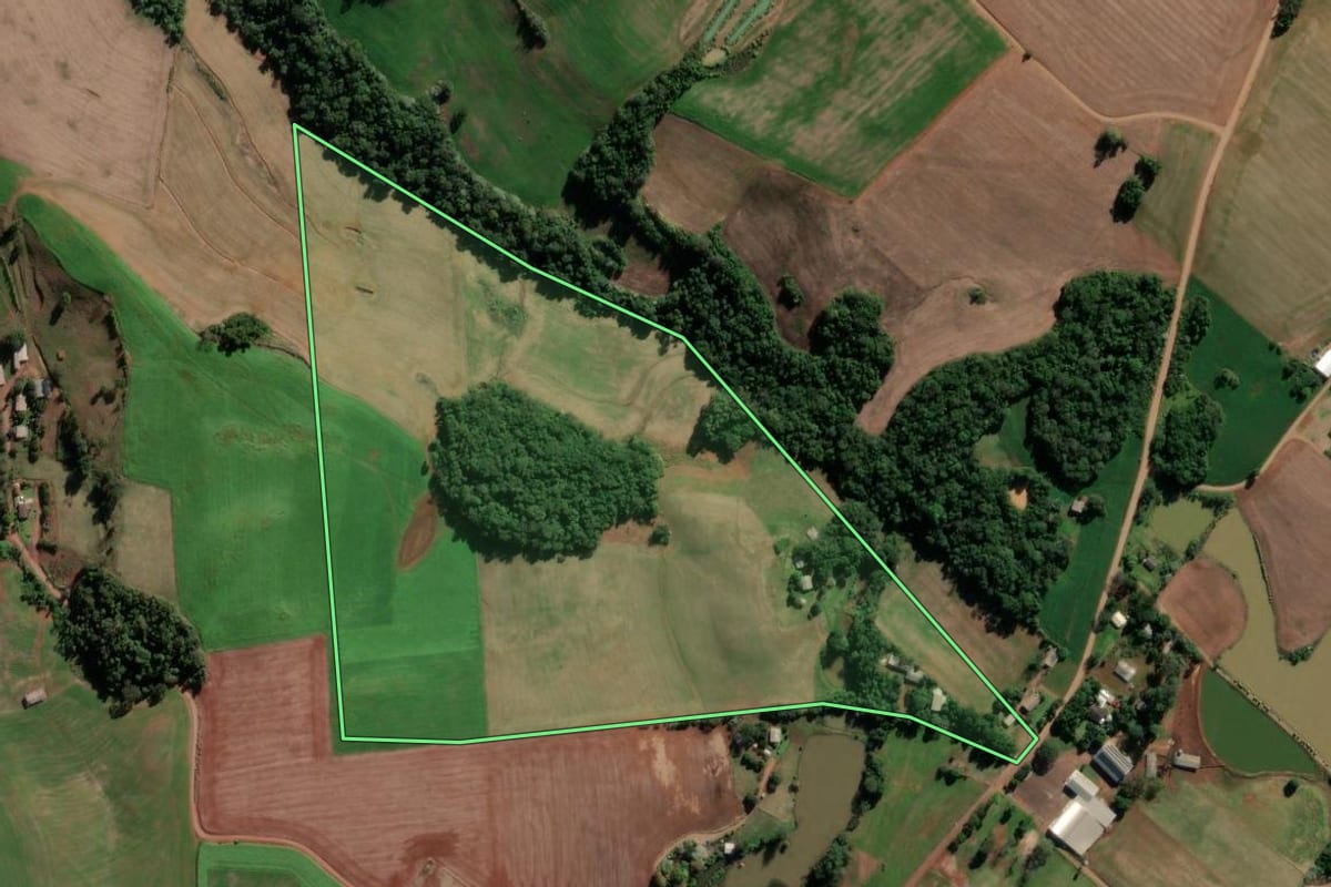 Imagem de satélite do imóvel rural em Seberi (RS), com o contorno declarado no CAR desenhado por cima.