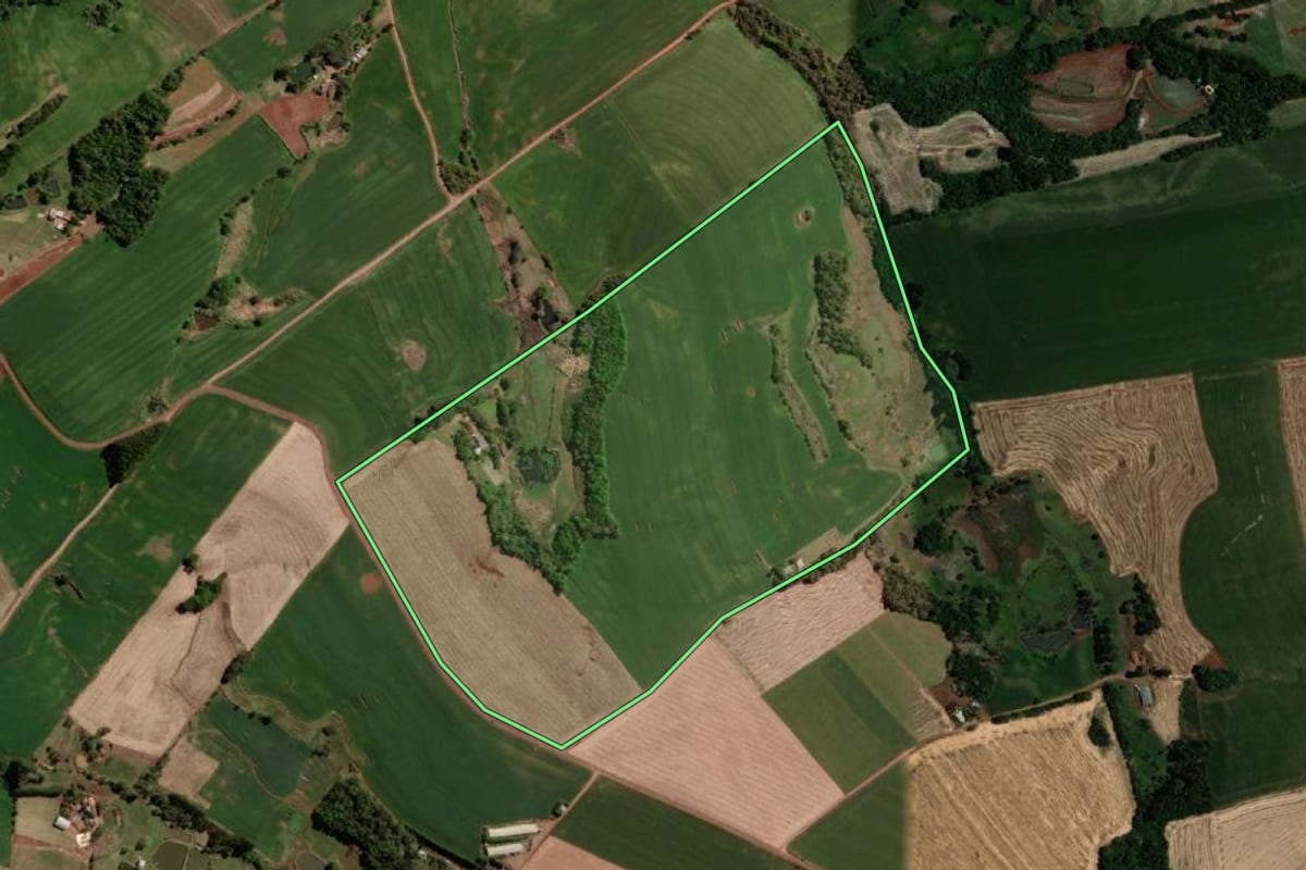 Imagem de satélite do imóvel rural em Sede Nova (RS), com o contorno declarado no CAR desenhado por cima.