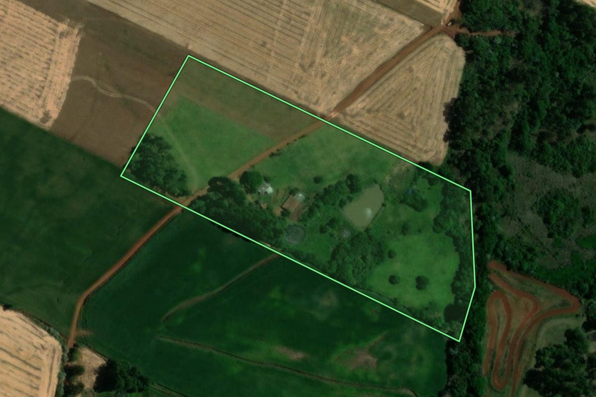 Imagem de satélite do imóvel rural em Sede Nova (RS), com o contorno declarado no CAR desenhado por cima.