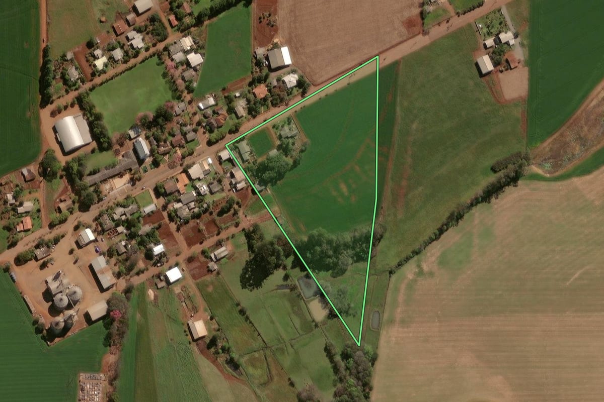 Imagem de satélite do imóvel rural em Selbach (RS), com o contorno declarado no CAR desenhado por cima.
