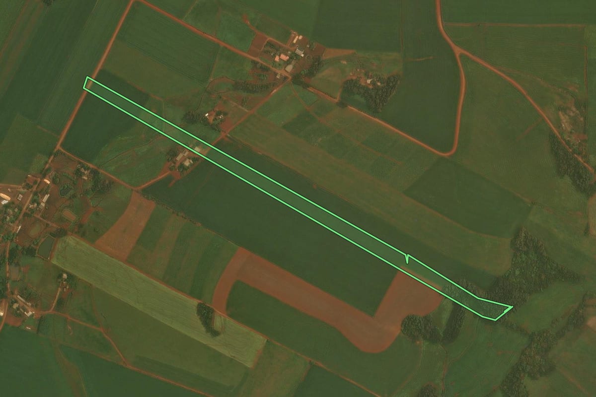 Imagem de satélite do imóvel rural em Selbach (RS), com o contorno declarado no CAR desenhado por cima.