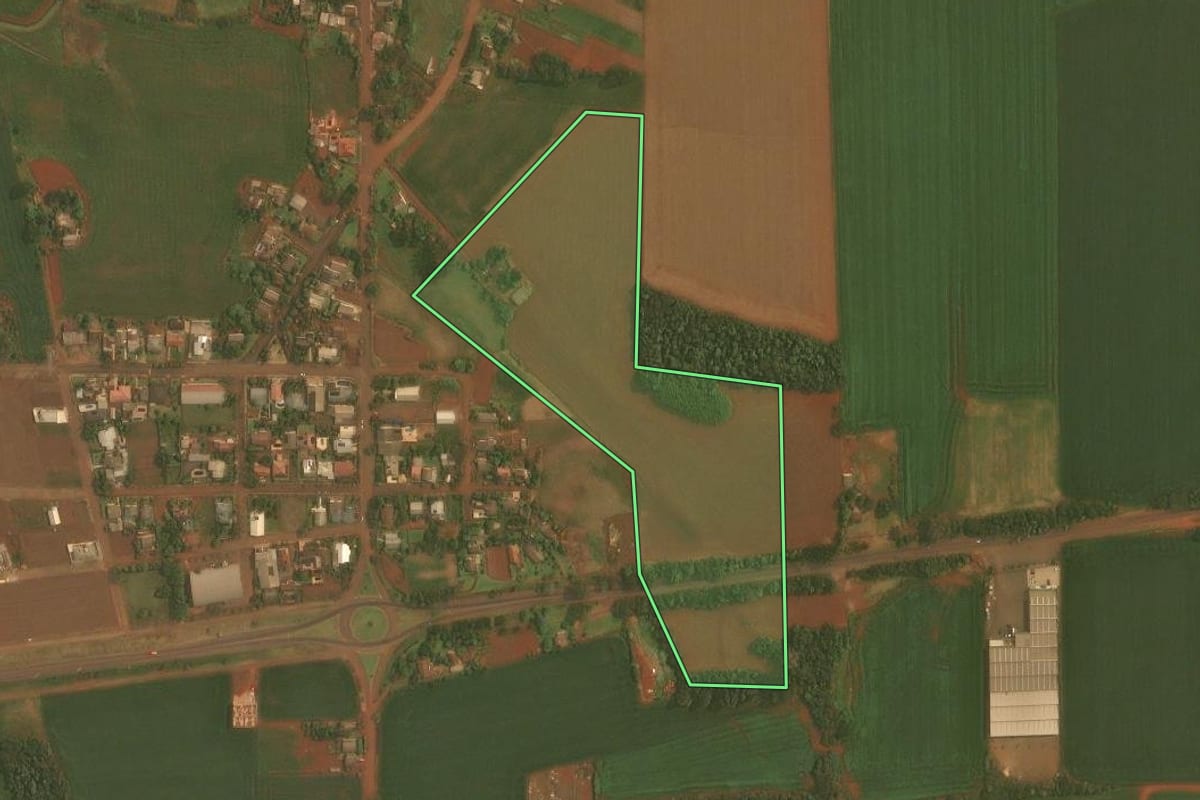 Imagem de satélite do imóvel rural em Selbach (RS), com o contorno declarado no CAR desenhado por cima.