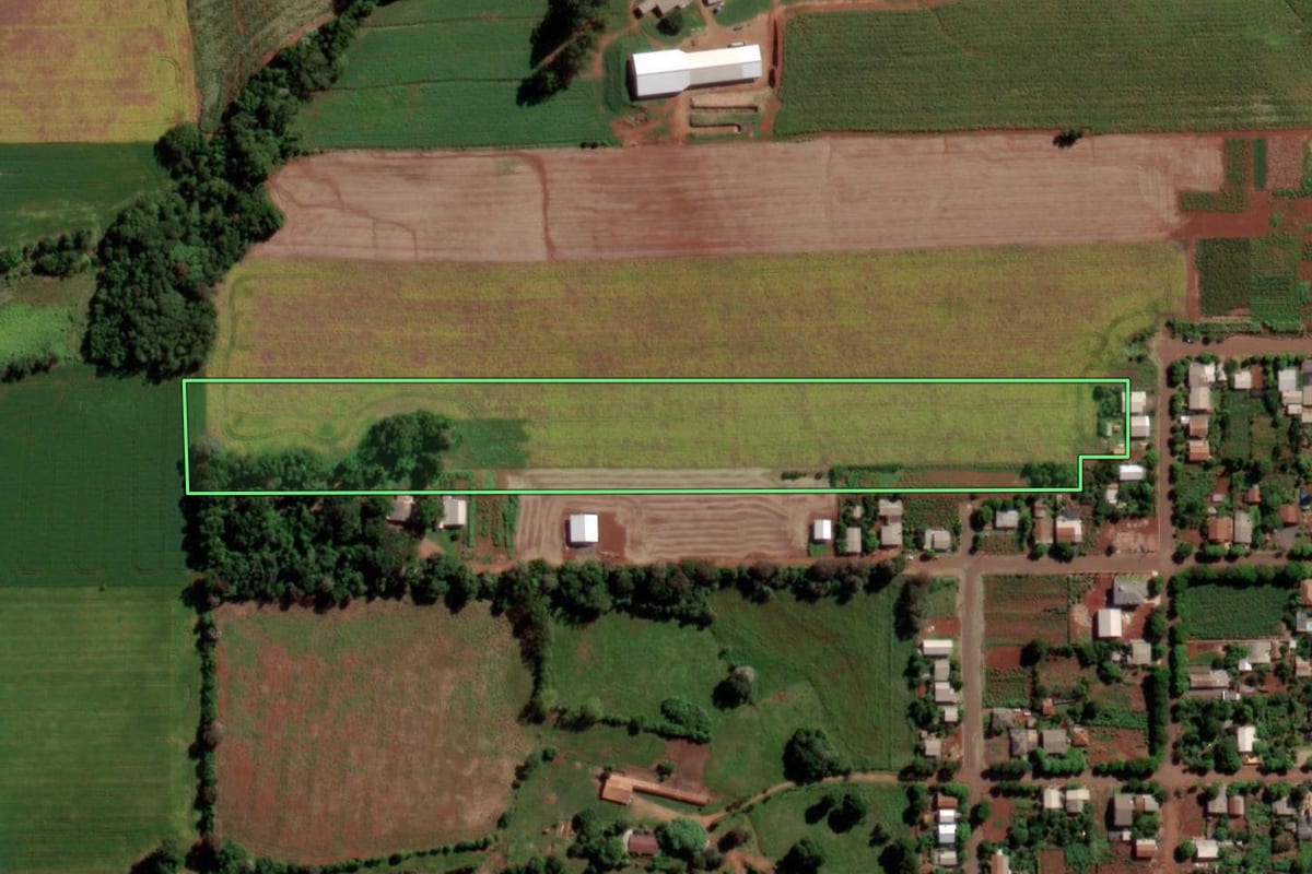 Imagem de satélite do imóvel rural em Senador Salgado Filho (RS), com o contorno declarado no CAR desenhado por cima.